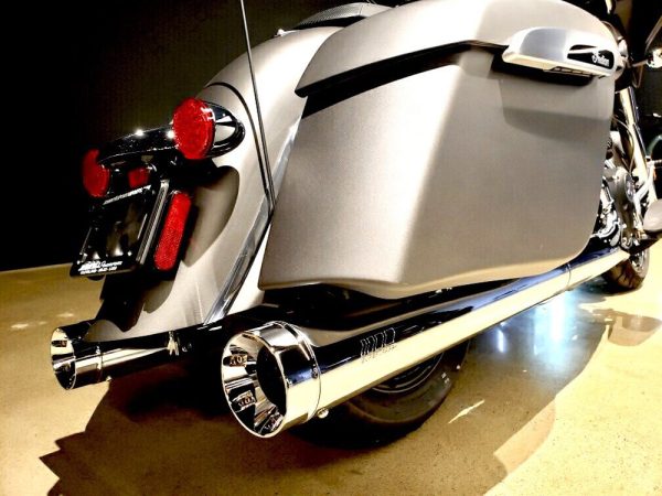 4" Slip-On Mufflers - Chrome with Chrome End Caps. Fits Indian Big Twin 2014up with Hard Saddle Bags.